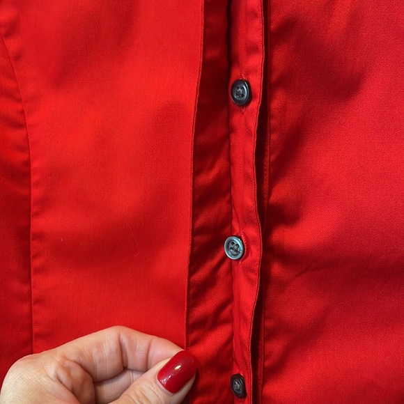 Doc & Amelia red button down top w/front pocket size XL - Picture 5 of 8